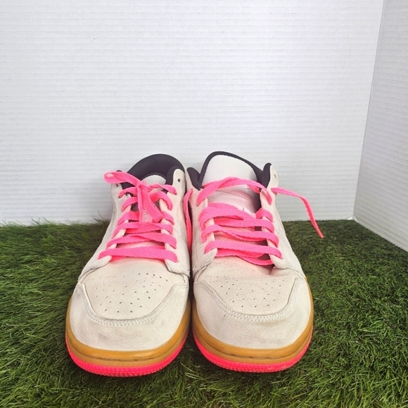 Jordan 1 Low White Gum Hyper Pink Men's | 11.0 - Picture 6 of 9